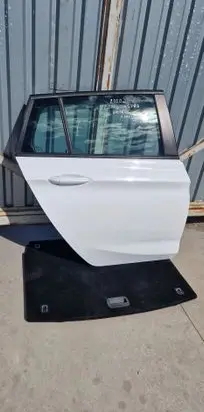 Opel Astra K Rear door 