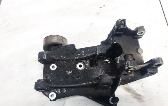 Citroen Xsara Engine mounting bracket 9643834880 963481790