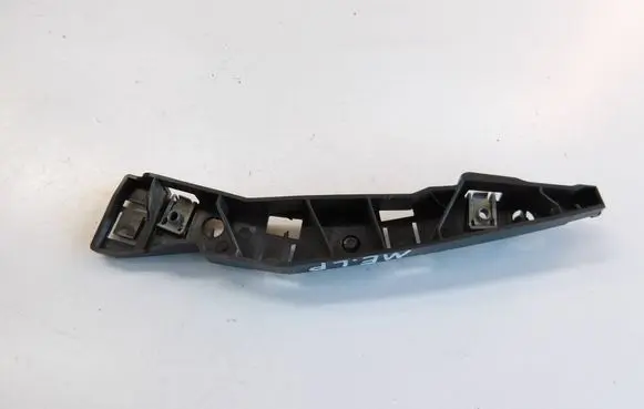 Opel Mokka B Front bumper mounting bracket 