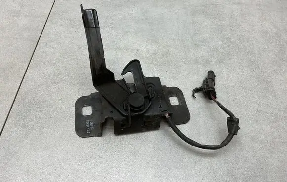 Opel Astra K Engine bonnet/hood lock/latch loop/hook 39118536