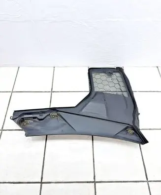 Mercedes-Benz C W205 Wiper trim A2058308404 A2058309302