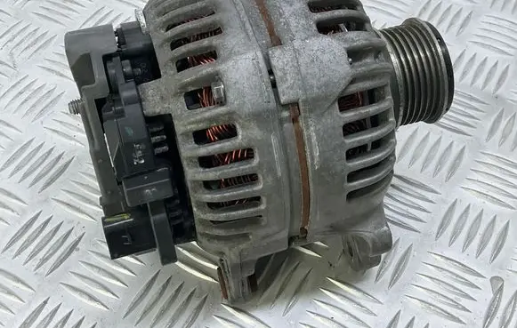 Audi Q3 8U Generator/alternator 03L903023