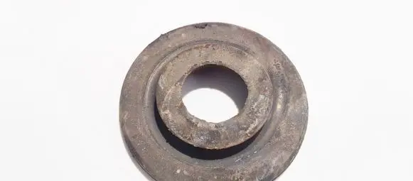 Skoda Octavia Mk2 (1Z) Front coil spring rubber mount 1k0512149b