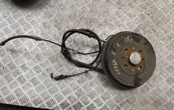 Opel Corsa E Rear wheel hub 684530536