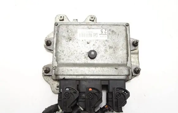 Nissan Qashqai+2 Engine control unit/module MEC940300