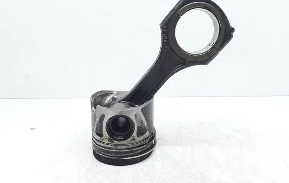 Mercedes-Benz E C207 W207 Piston with connecting rod 8349F
