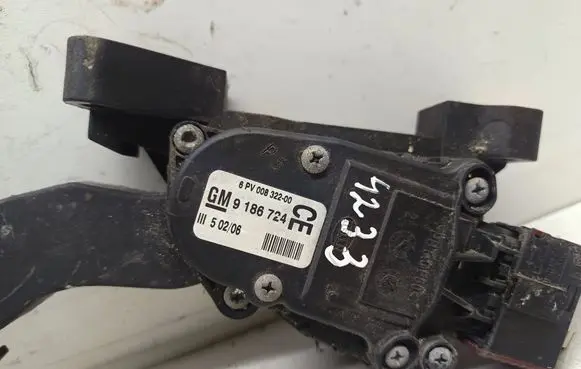 Opel Vectra C Accelerator throttle pedal 9186724