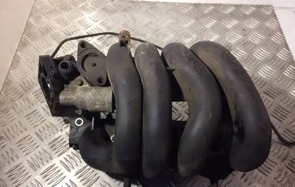 Ford Focus Intake manifold XS4E9424