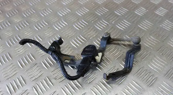 Toyota Prius (XW50) Rear air suspension level height sensor 8940847020