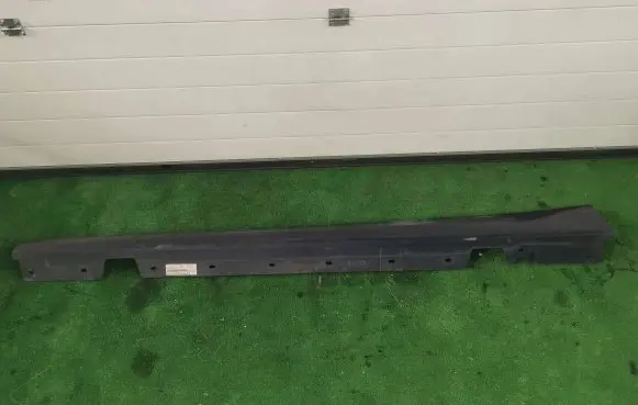 BMW 3 E90 E91 Foot area side trim 