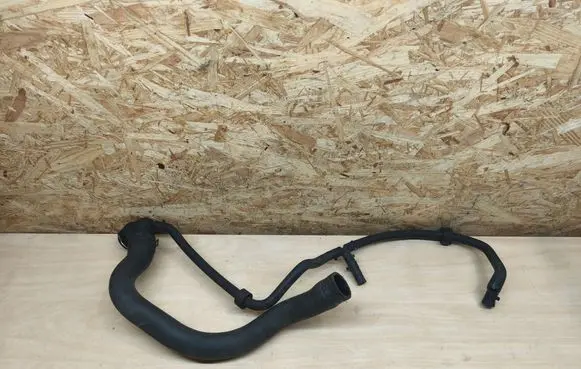 Engine coolant pipe/hose