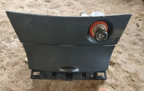 Mazda 3 I Ashtray (front) 