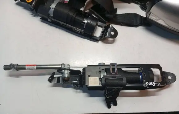 Volvo XC60 Front seatbelt 39836313