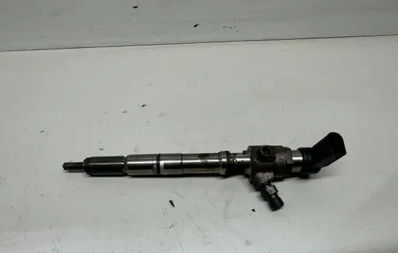 Volkswagen Caddy Fuel injector 03L130277B 689BBA A0073