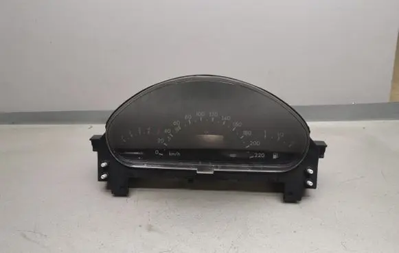 Mercedes-Benz A W168 Speedometer (instrument cluster) A1685401247