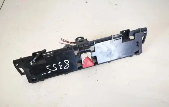 Volkswagen PASSAT B6 Hazard light switch 3c0857318c