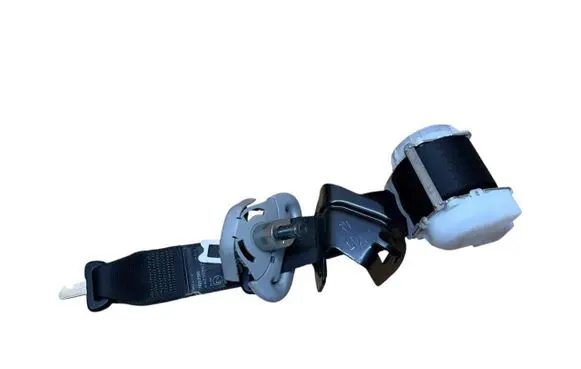 Toyota Yaris Middle seatbelt (rear) 733100D202C0 7G5290 230962