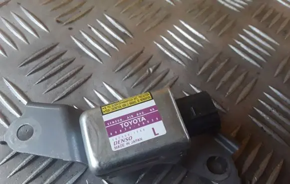 Lexus RX 330 - 350 - 400H Airbag deployment crash/impact sensor 8983448020 1879001740