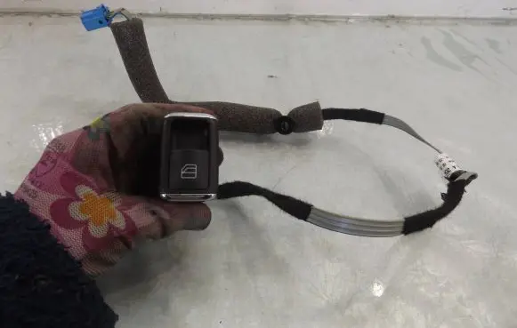Mercedes-Benz C AMG W204 Electric window control switch