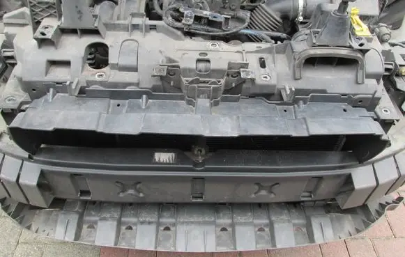 Ford Ecosport Intercooler air guide/duct channel CN15A001A04AA