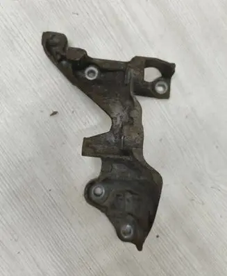 Renault Trafic III (X82) EGR valve cooler bracket A6261410040 147174072R