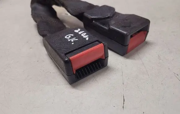 Opel Astra G Middle seatbelt buckle (rear) 90560663 00066686 031000