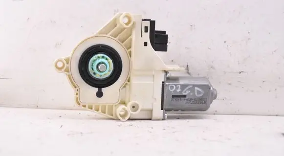 Audi Q7 4L Rear door window regulator motor 4L0959802B
