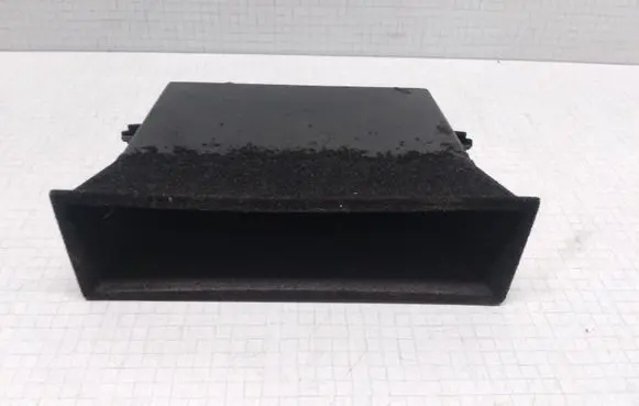 Nissan Primera Glove box 68102AV700