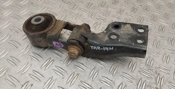 Toyota Yaris Gearbox mount 