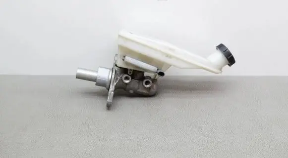 Mercedes-Benz B W246 W242 Master brake cylinder A2464300002