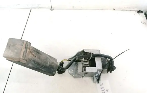 Audi A6 S6 C4 4A Accelerator throttle pedal 0205001017