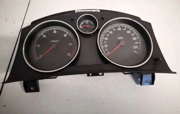 Opel Zafira B Speedometer (instrument cluster) 13225980