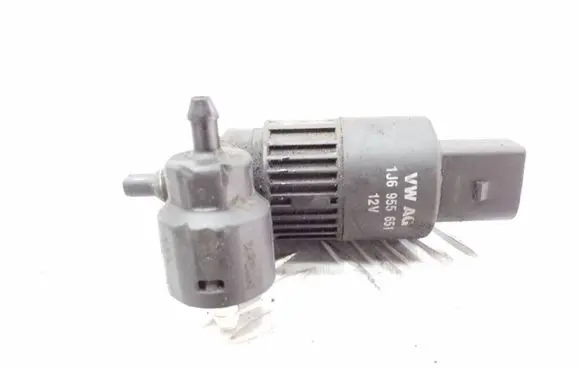 Volkswagen Golf IV Windscreen/windshield washer pump 1J6955651