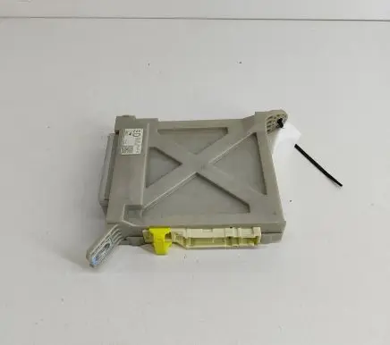 Lexus GS 250 350 300H 450H Fuse module 8273030L40 8273030L40B