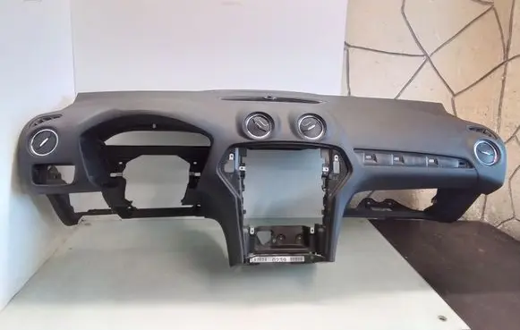 Ford Mondeo MK IV Dashboard