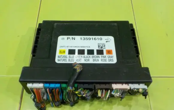Opel Adam Central body control module 13591610 18AB31