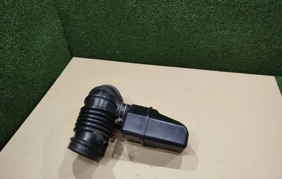 Mitsubishi Pajero Air intake hose/pipe MR404745 1502A023