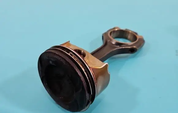Piston