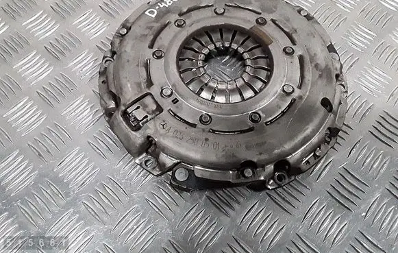 Mercedes-Benz A W176 Pressure plate a0262500501