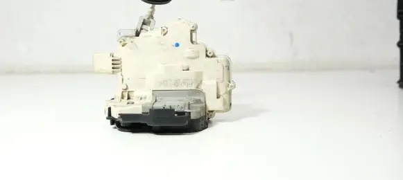 Audi A4 S4 B7 8E 8H Rear door lock 8E0839015AA