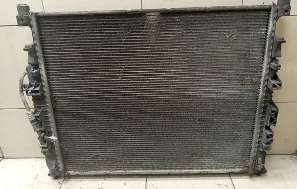 Mercedes-Benz ML W164 Coolant radiator A2515001204