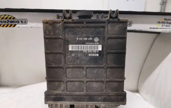 Volkswagen PASSAT B4 Engine control unit/module 0261200752 357907311A
