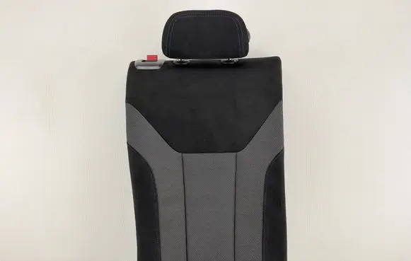 BMW i4 Rear seat L1710341