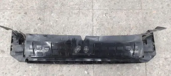 Mercedes-Benz Sprinter W907 W910 Radiator trim a9075050200