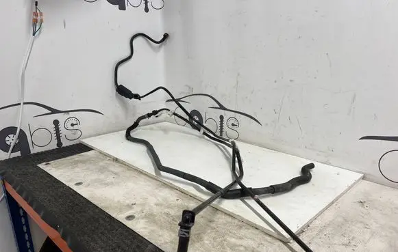 Toyota RAV 4 (XA50) Fuel line/pipe/hose 