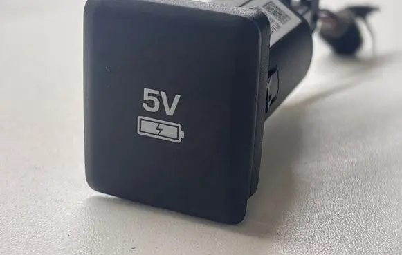 Land Rover Range Rover Sport L494 USB socket connector JPLA19010CA 20181218