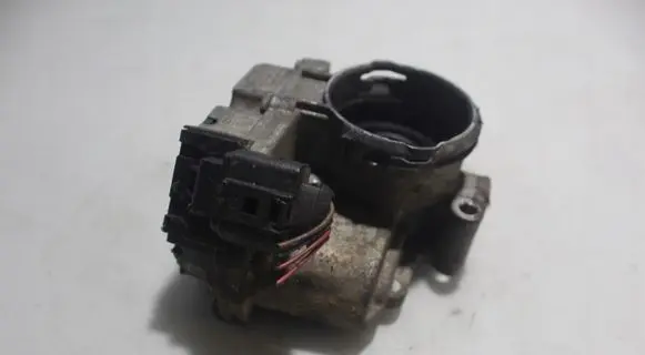 Volkswagen Polo IV 9N3 Engine shut-off valve 