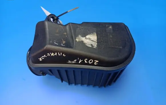 Mercedes-Benz C W203 Intake resonator A2710900804