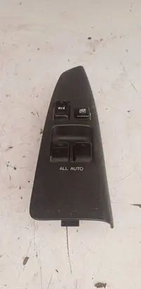 Toyota Corolla Verso E121 Electric window control switch 8404013060