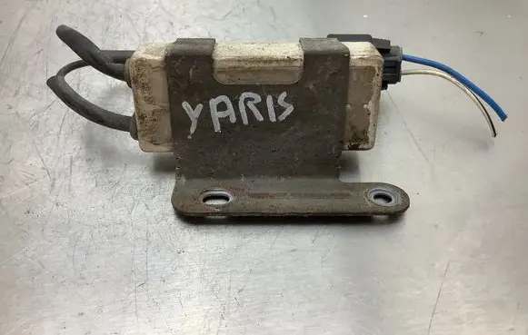 Toyota Yaris Coolant fan relay 2468106110